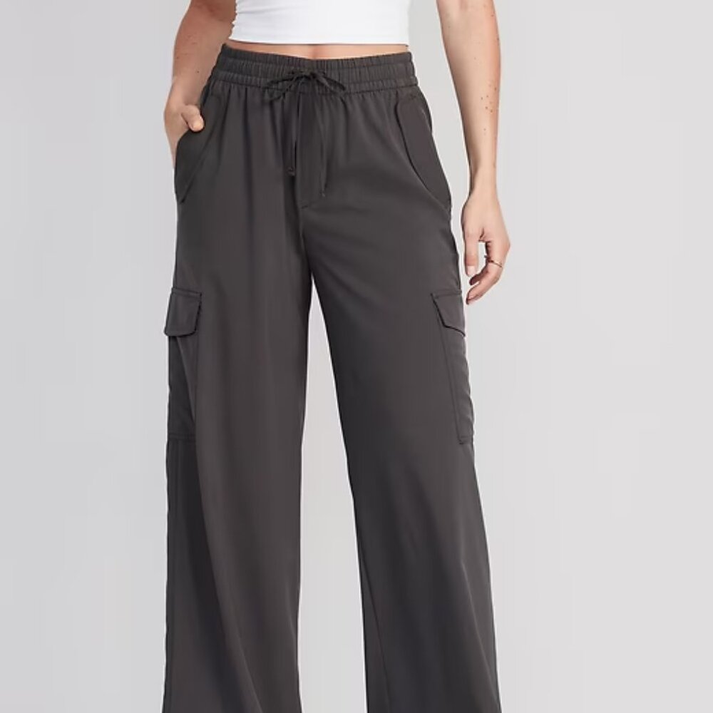 High-Waisted StretchTech Wide-Leg Cargo Pants